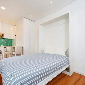 Apartamento 7ti7 Telhal With A Lovely Backyard, Lisboa